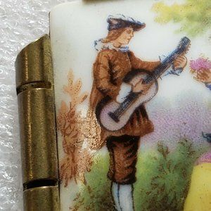 Vintage Hand painted Porcelain Limoges Brooch G334